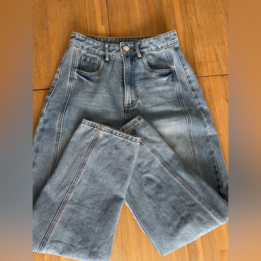 High-Rise baby barrel Leg Jeans in Faded Blue - Picture 3 of 9